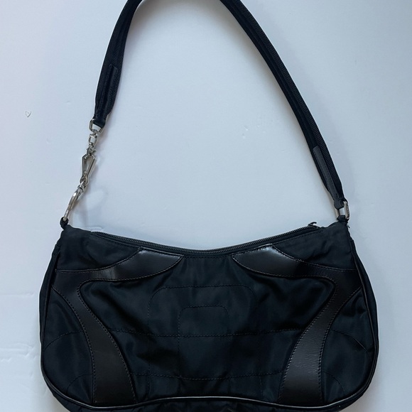 [SOLD]RARE FW2000 VINTAGE PRADA NERO QUILTED NYLON SHOULDER BAG WITH LEATHER TRM - Picture 4 of 12